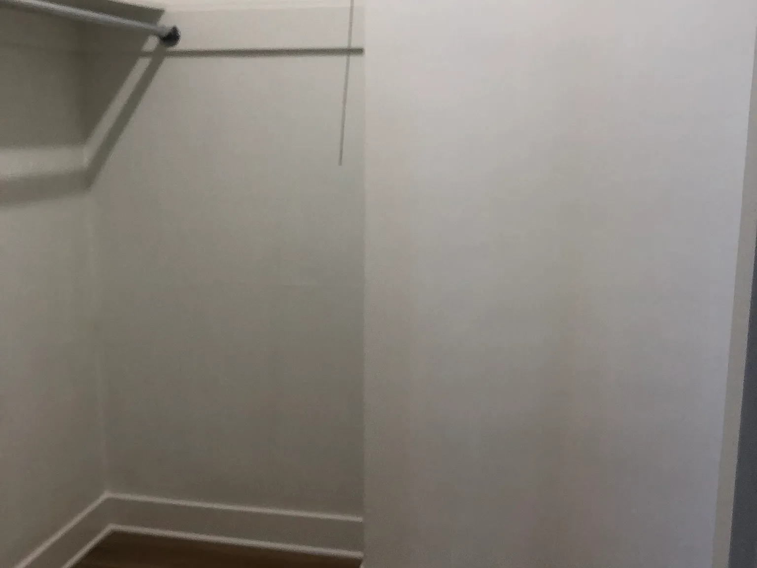 2410 Chestnut Street Apartments — Photo 4