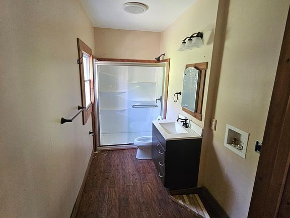 5th image of 3888 River Rd