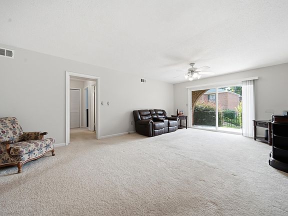 5th image of 5516 Lakeshore Dr APT 208