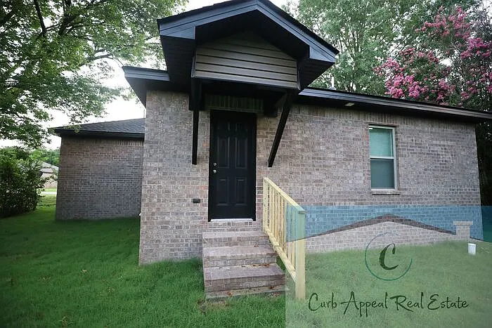 3 bed, 2.0 bath, 1250 sqft, $1,550 — Photo 2