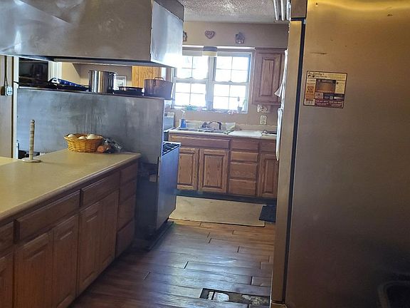 5th image of 1015 N Washington Ave