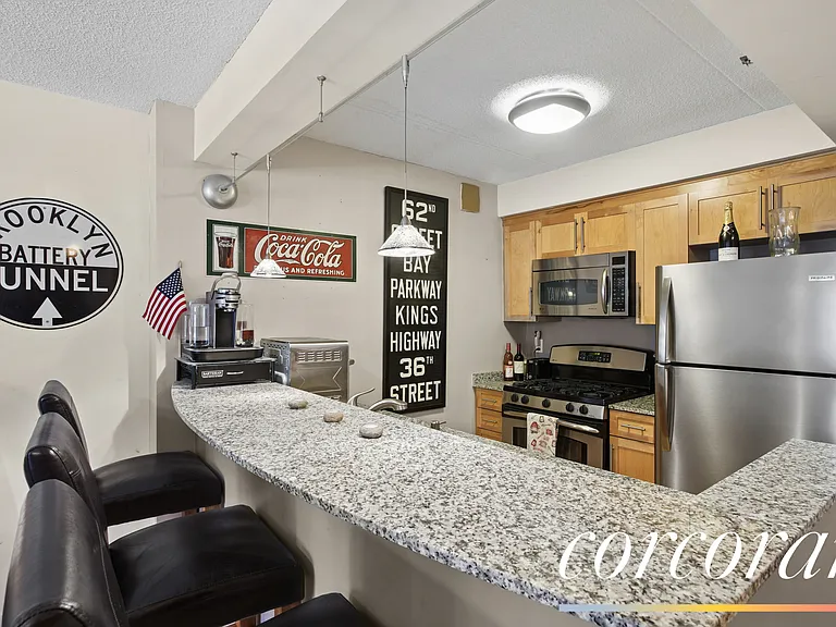 516 W 47th St #S3G — Photo 2
