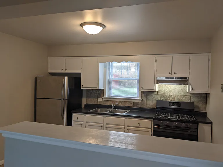 521 Kungs Way — Photo 2