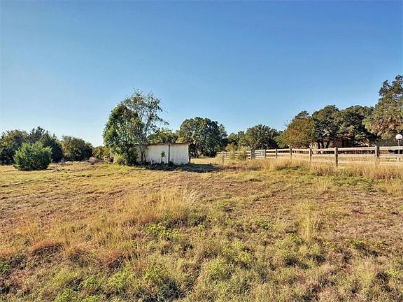 2nd image of 1705 Great Oaks Dr