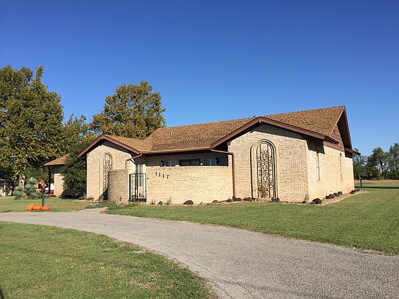 2nd image of 1117 W Iris Ave