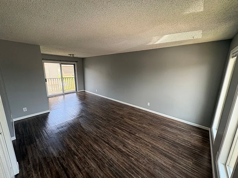 6720-6732 W Par Ln — Photo 7