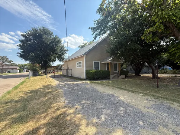 1009 W 7th St, Justin, TX 76247