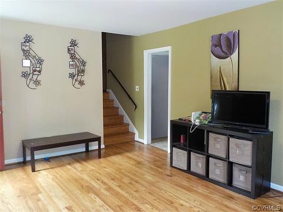 3rd image of 324 Lark Dr
