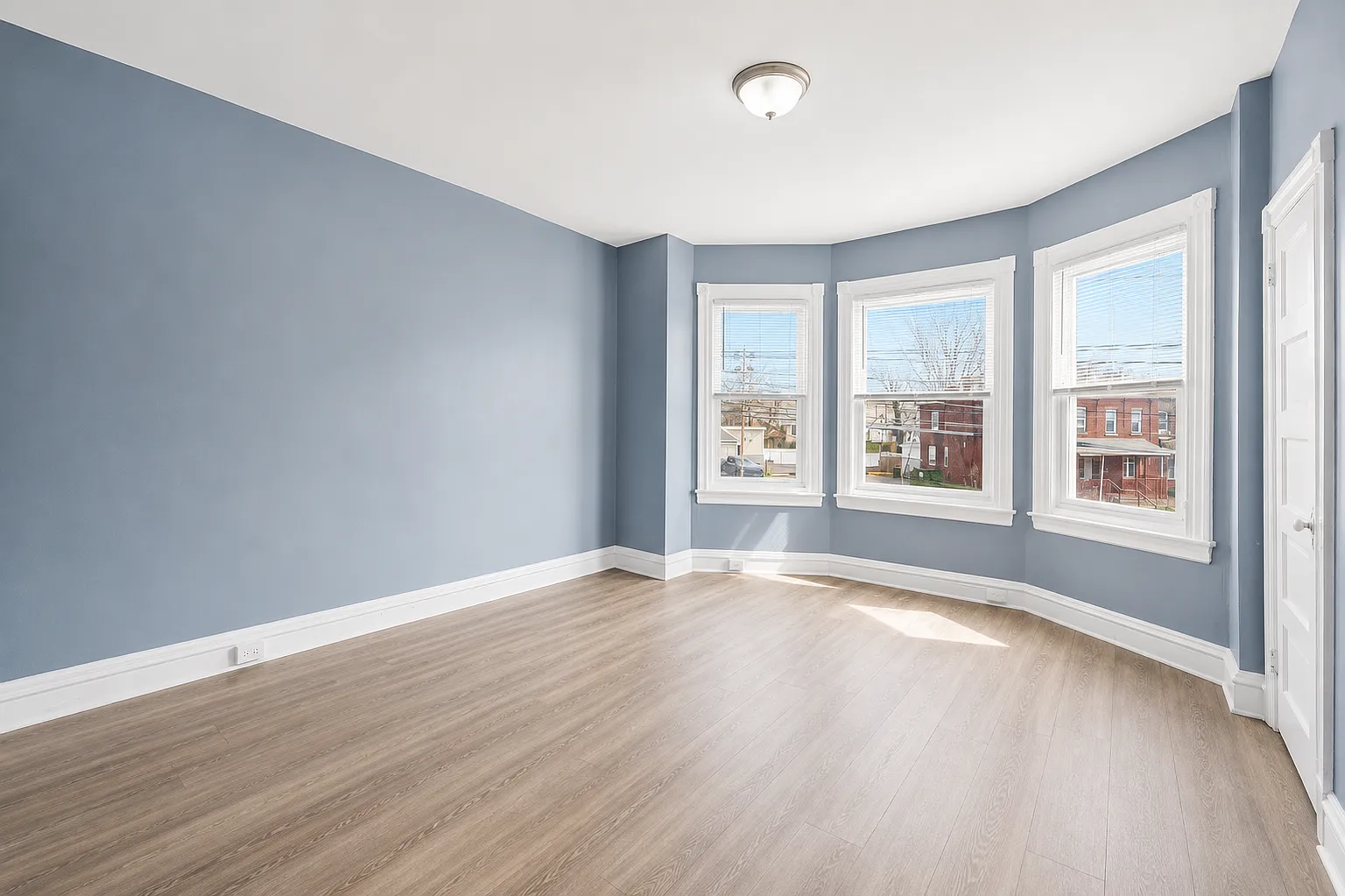 5 bed, 1516 sqft, $1,800 — Photo 3