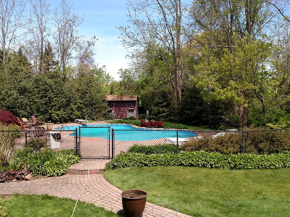 2nd image of 5 Johnette Ct