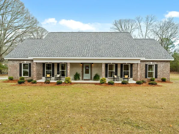 18 L Williamson Rd, Sumrall, MS 39482