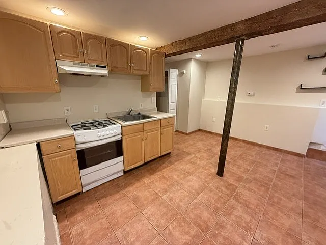 Studio, 375 sqft, $2,200 — Photo 2