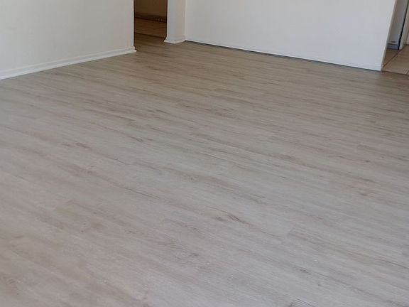 2nd image of 13548 Caliente Dr #1B-1BA-500SQFT