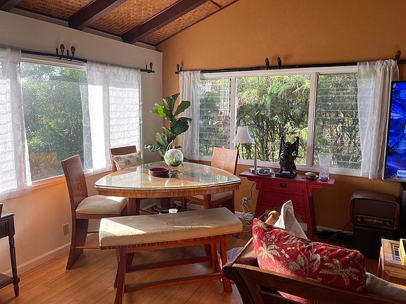 nice dining set can be used as work space too