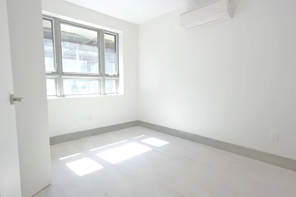 Rented by EXR | media 5