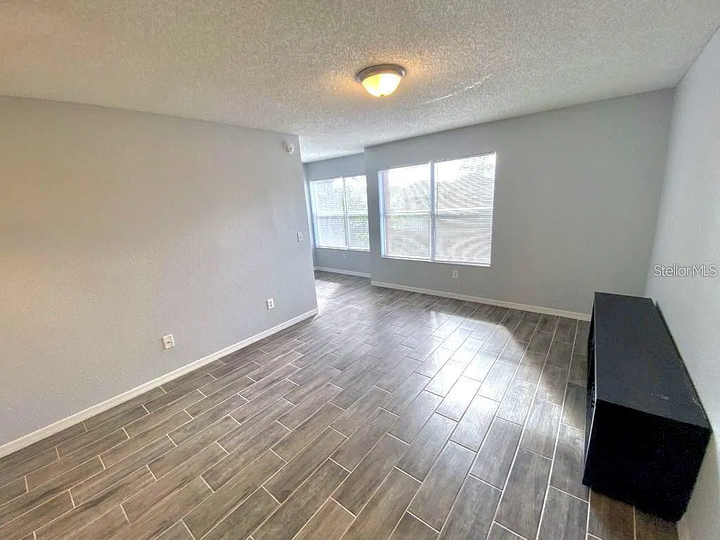 1 bed, 1.0 bath, 597 sqft, $1,275 — Photo 4