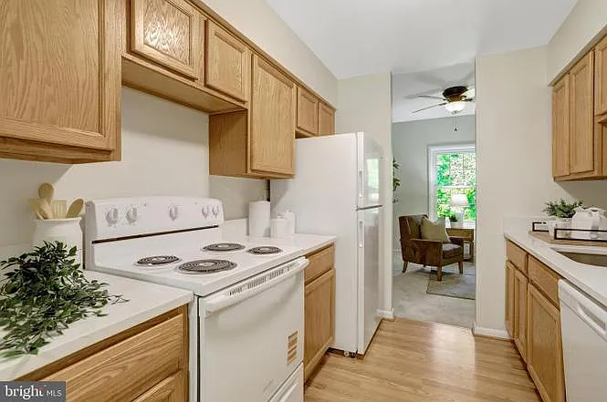 3 bed, 1344 sqft, $2,750 — Photo 4