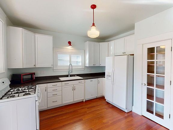 5th image of 308 Placer St