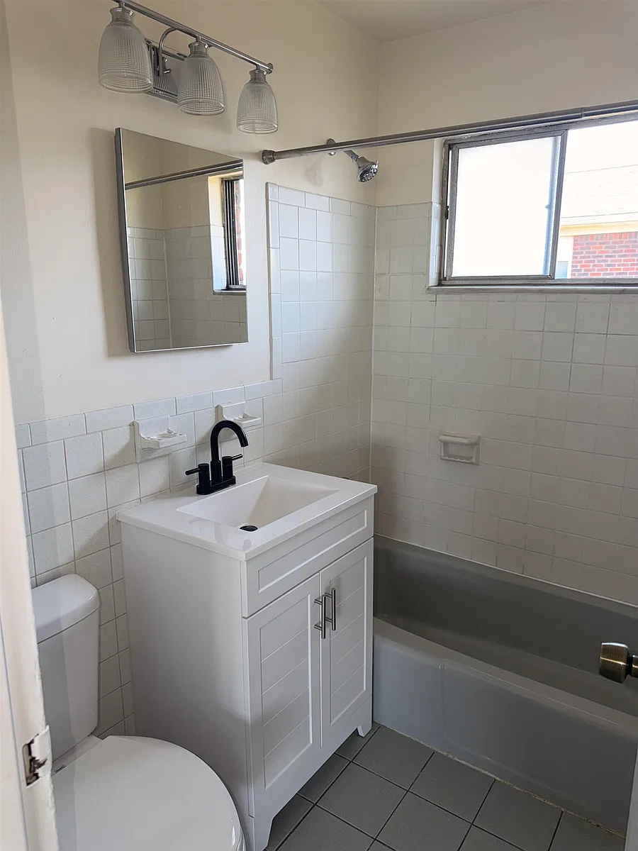 Building Photo - 100 Bergen Blvd #28