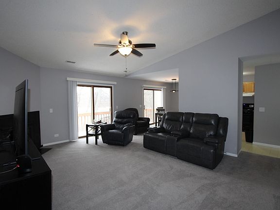 3rd image of 614 Buckskin Ln