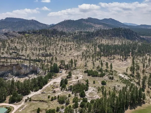 25091 Shamrock Rd, Custer, SD 57730