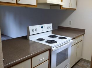 17376 NE Couch St #A, Portland, OR 97230