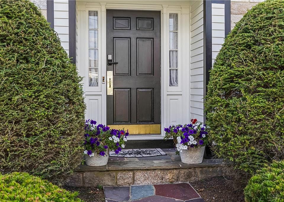 1st image of 29 Poppy Dr