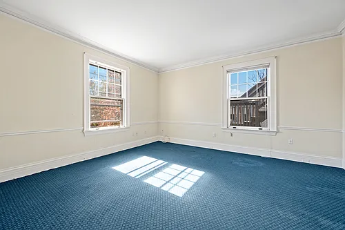 7 Oak St Photo 1