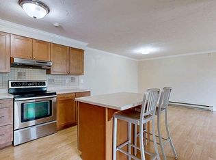 10 Hulbert Rd APT 17, Worcester, MA 01603