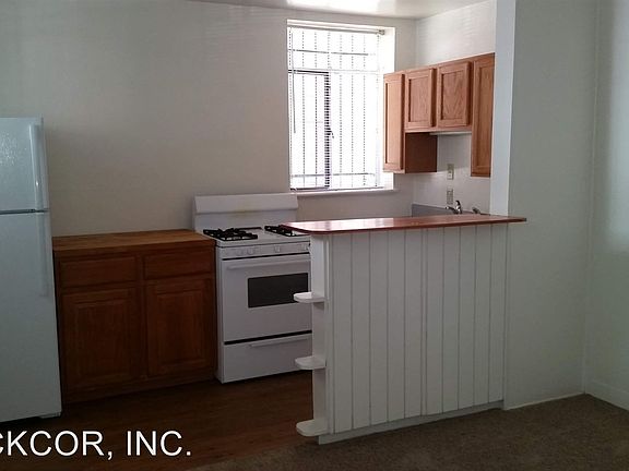 3rd image of 1350 Columbine St APT 2