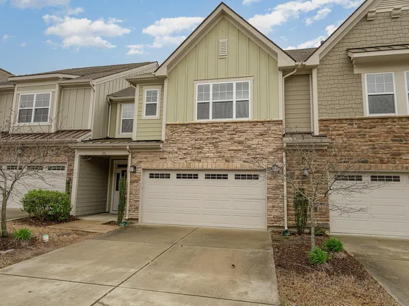 206 Firth Glen Dr, Cary, NC 27519