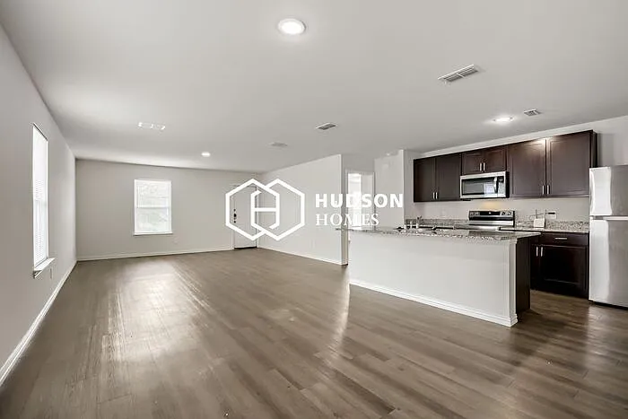 414 Shorty St — Photo 4