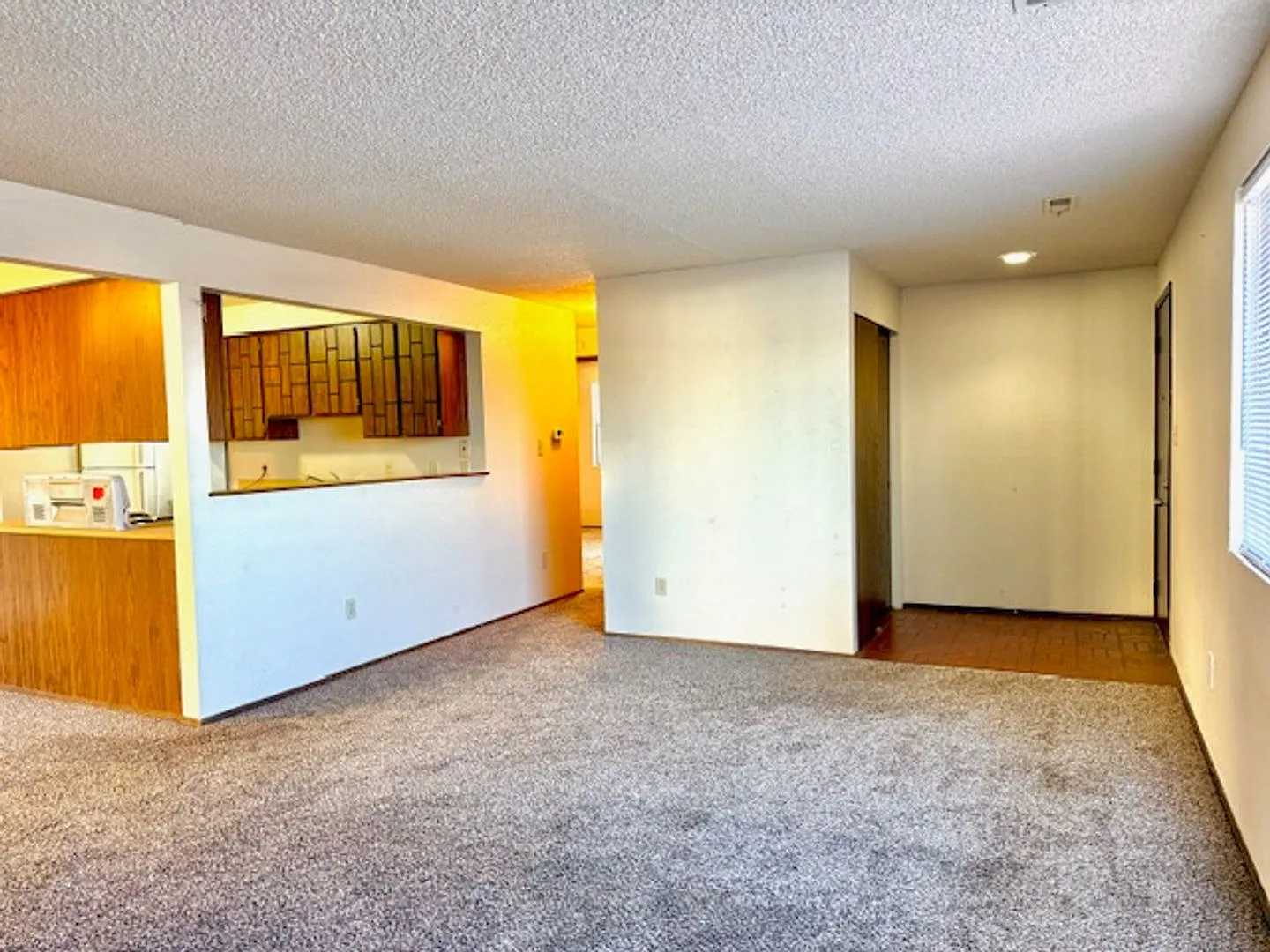 1211 W Ivy Ave — Photo 1