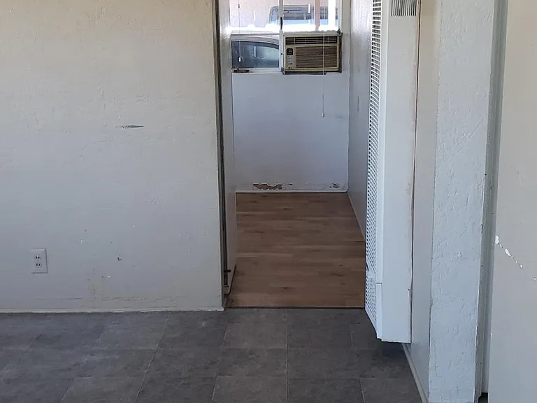 530 N Drew St W — Photo 7