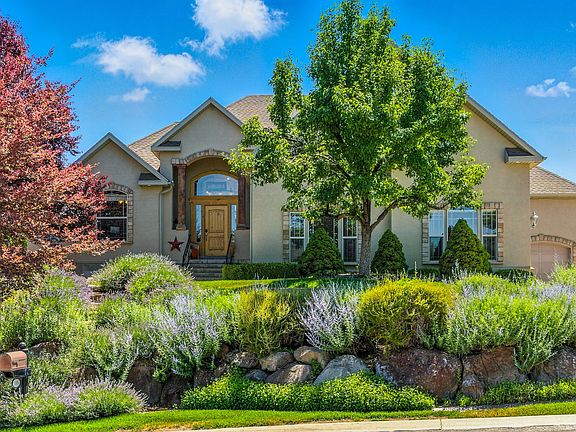 4th image of 135 W Cove Dr