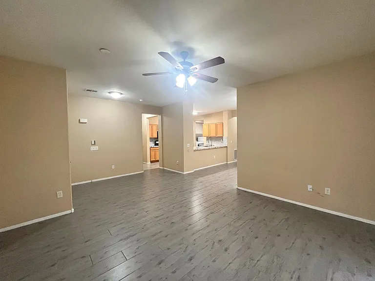 673 Peachy Canyon Cir #103 — Photo 4
