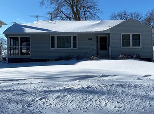 206 N Chestnut St, Avoca, IA 51521