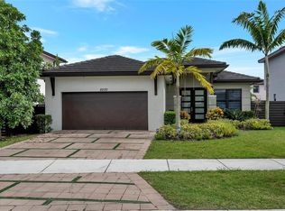 8820 NW 155th Ter, Miami Lakes, FL 33018