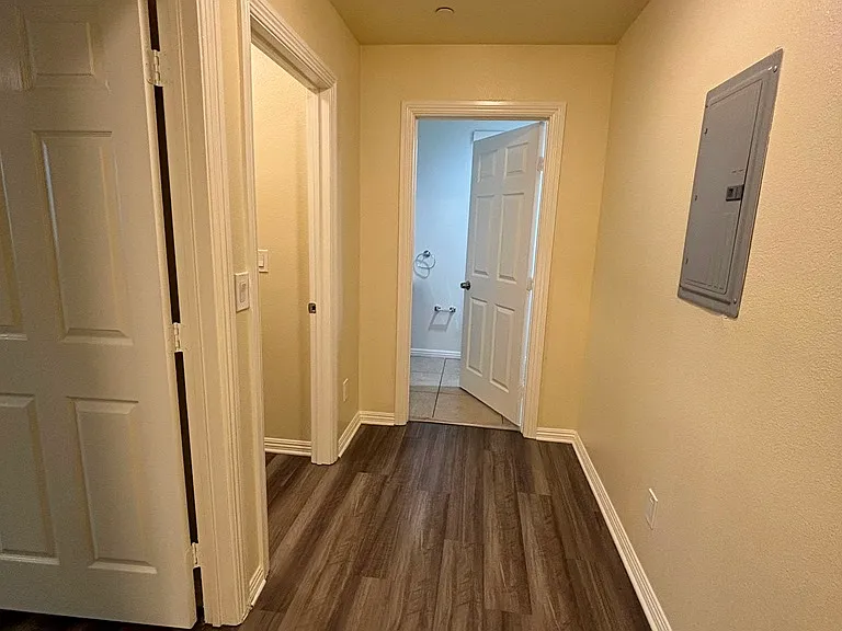 533 W 93rd St #1/2 — Photo 9