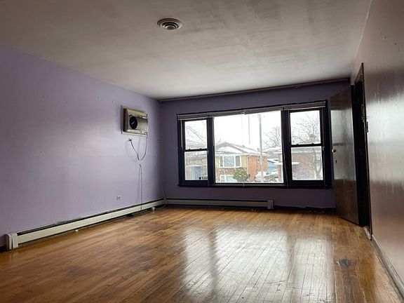 2nd image of 360 Luella Ave