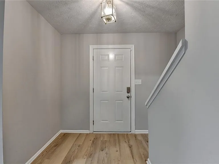 3876 Meadow Creek Dr — Photo 3