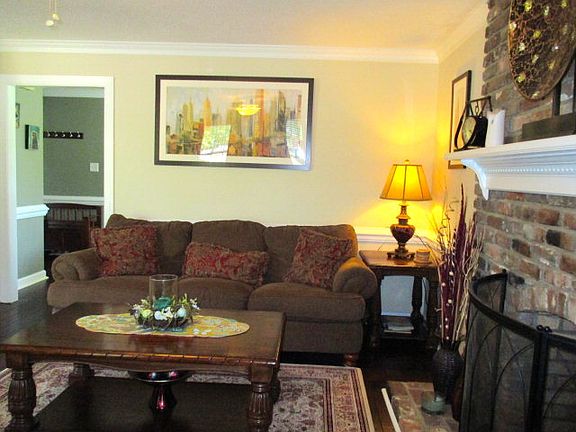 4th image of 201 Kandemor Ln
