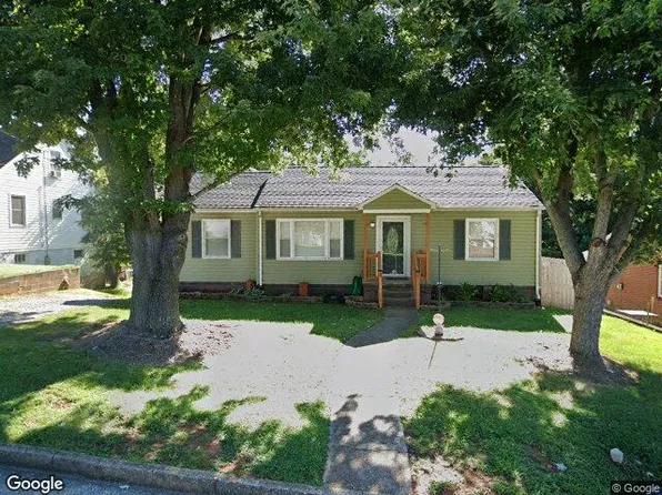 1121 Oakgrove Ave, Martinsville, VA 24112