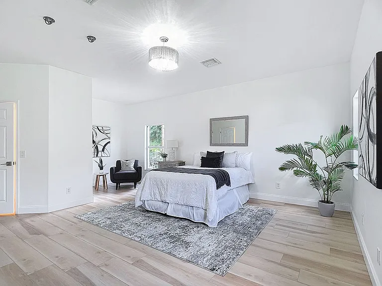 130 16th Ave NE — Photo 22