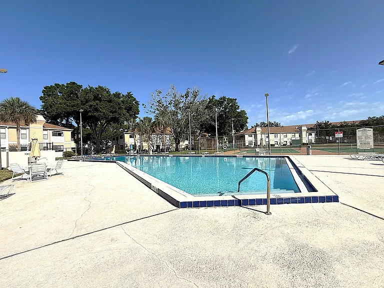 2906 S Semoran Blvd — Photo 11