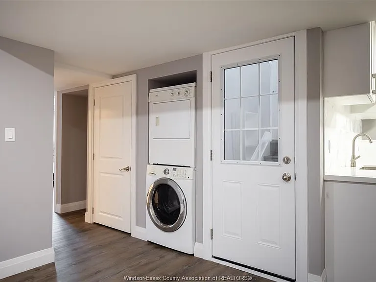 1044 Lena Ave #LOWER — Photo 2