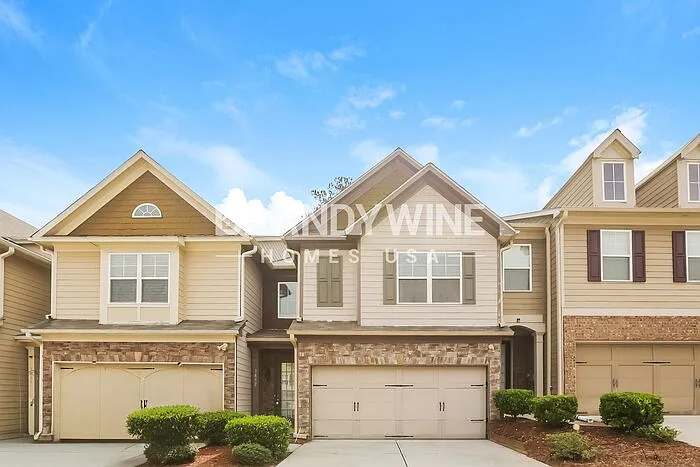 3 bed, 2.5 bath, 1929 sqft, $2,340 — Photo 2