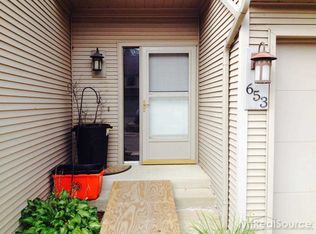 653 Glasgow Ct, Rochester, MI 48307