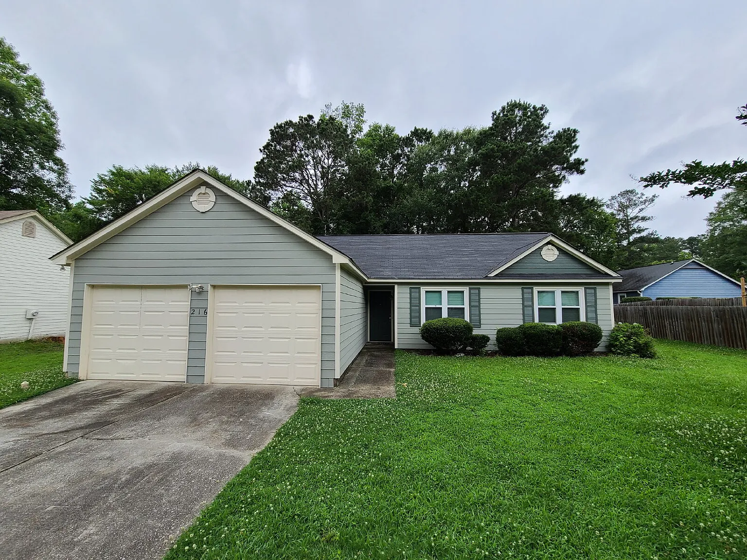 3 bed, 2.0 bath, 1226 sqft, $2,200 — Photo 1