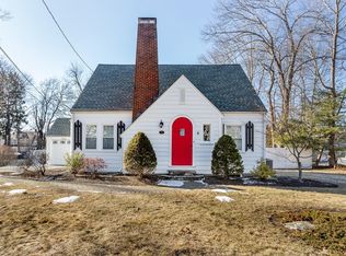 19 Prospect St, Walpole, MA 02081